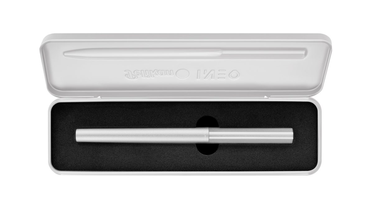 Stilou în etui metalic Pelikan Ineo® 823